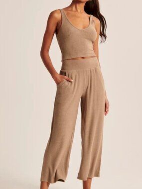 Abercrombie & Fitch Wide Leg Ribbed Knit Lounge Pants